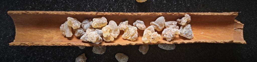 Einfache Weihrauchräucherstäbchen mit Cassia