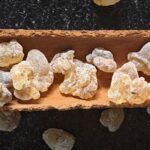 Einfache Weihrauchräucherstäbchen mit Cassia